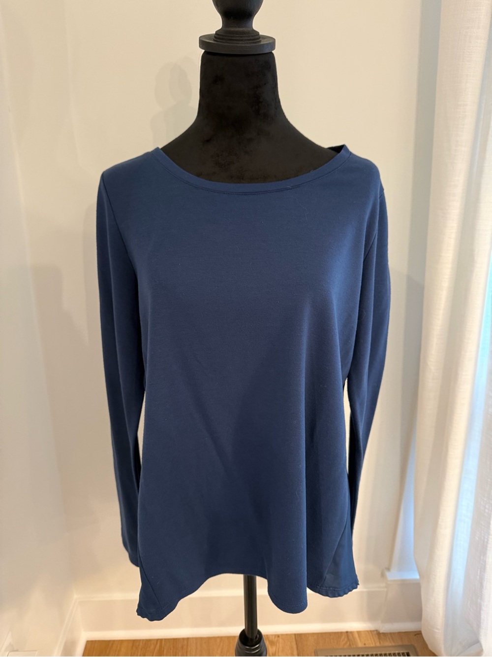 Retro-ology Blue Long Sleeve Scoop Neck Top Size S